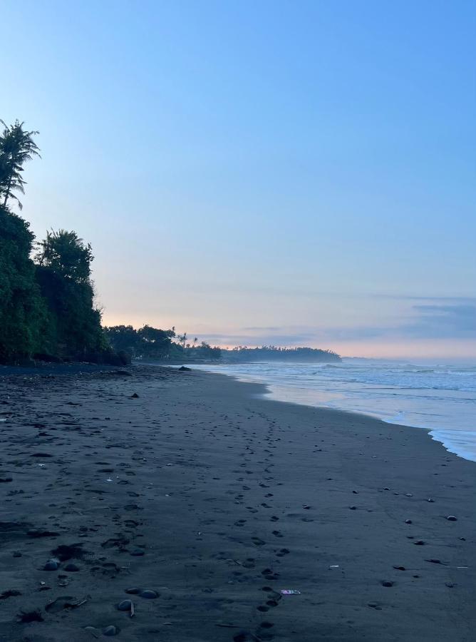 Rumah Senang - Walk To Beach *